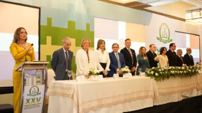 Analizan avances y experiencias en diferentes enfermedades en congreso científico