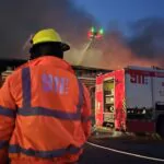 Incendio en el Merca afecta al menos 65 locales de nave de grano seco y alcoho