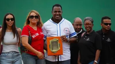 MLB reconoce contribuciones de Guzmán al béisbol durante ceremonia