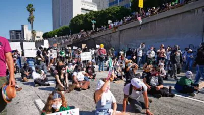 Jefe de Derechos Humanos de la ONU defiende derecho a manifestarse pacíficamente en Los Angeles