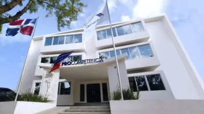 Pro-Competencia investiga a dos empresas por presunta colusión en licitaciones públicas