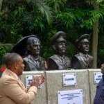 Develan bustos en honor a Caamaño, Fernández Domínguez, Lora y Peña Gómez en El Salvador