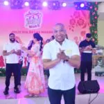 Joselito Echavarría celebra a las madres con regalos y música en Santo Domingo Este
