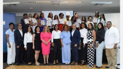 Fundación Constru-yo gradúa a decenas de mujeres en oficios de la construcción y promueve su inserción laboral