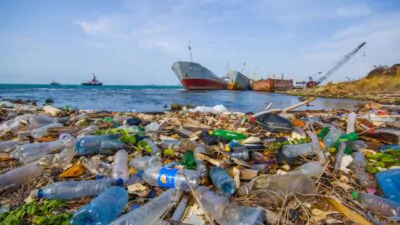 Crece la presión global para sellar un acuerdo contra la contaminación plástica