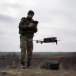 Ucrania considera restricciones temporales a telefonía móvil para frenar uso de drones rusos en Kiev y Kharkiv
