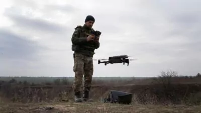 Ucrania considera restricciones temporales a telefonía móvil para frenar uso de drones rusos en Kiev y Kharkiv