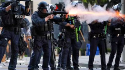 Trump acusa a manifestantes en Los Ángeles de «prolongar una invasión extranjera»