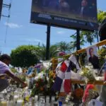 Decenas de personas en vigilia por las vítimas del Jet Set