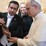 Embajador Víctor Suárez presenta Cartas Credenciales ante la Santa Sede