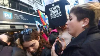Ola de protestas avanza hacia la Casa de Gobierno por caso Cristina Fernández