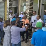 Unión de Juntas de Vecinos de Sánchez exige solución a fallas eléctricas ante oficinas de EDENORTE